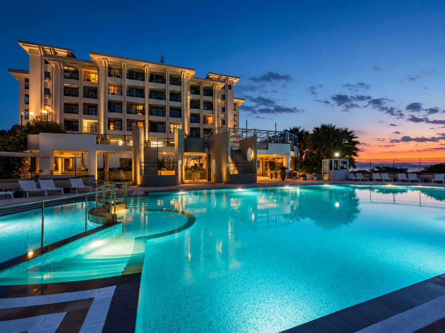 Muup Resort iskele ve berrak Ege denizi
